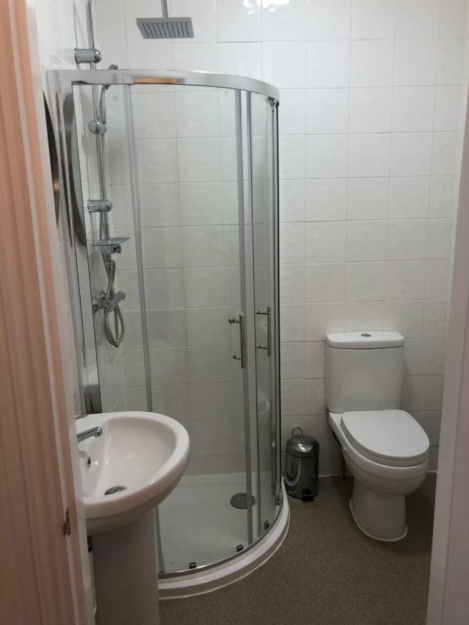 Good Intent Rooms Waltham Abbey Exterior foto