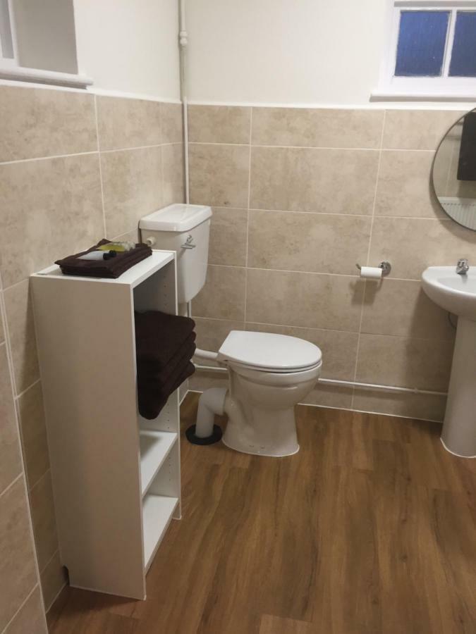 Good Intent Rooms Waltham Abbey Exterior foto